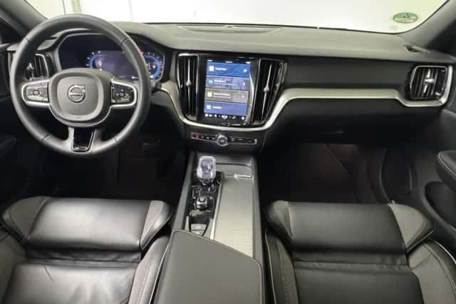 Volvo V60 (2023) thumbnail 3