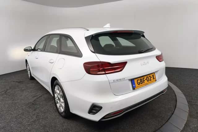 Kia Ceed Sportswagon (2024) thumbnail 6