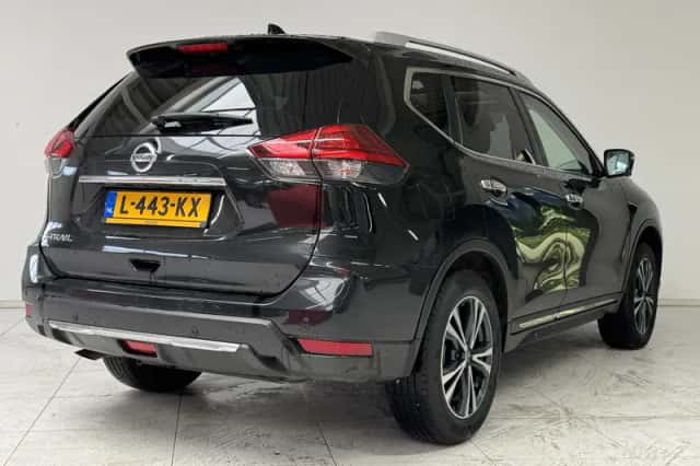 Nissan X-Trail (2021) thumbnail 2
