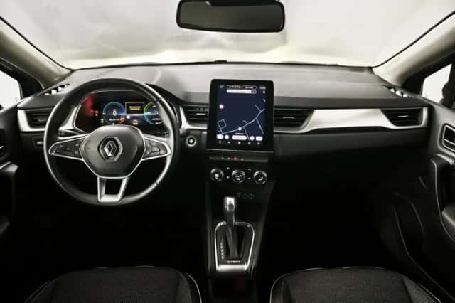 Renault Captur (2023) thumbnail 3