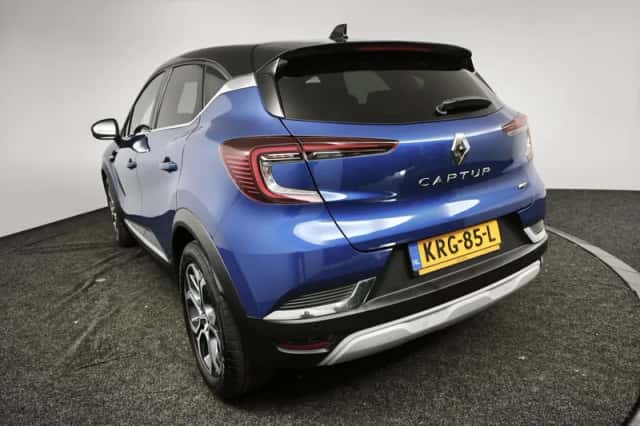 Renault Captur (2023) thumbnail 6