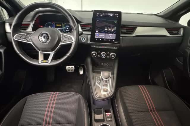 Renault Captur (2021) thumbnail 3