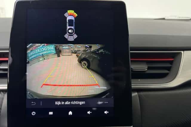 Renault Captur (2021) thumbnail 6
