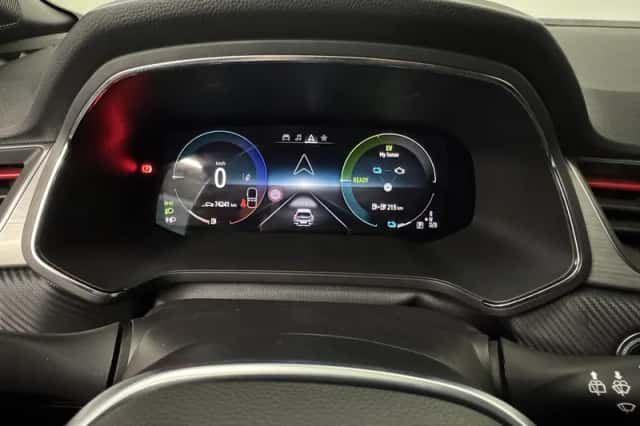 Renault Captur (2021) thumbnail 4