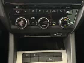 Škoda Octavia (2019) thumbnail 13