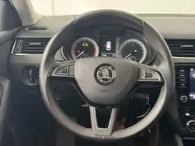 Škoda Octavia (2019) thumbnail 16