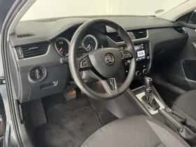 Škoda Octavia (2019) thumbnail 22