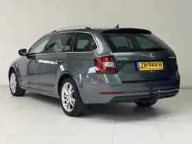 Škoda Octavia (2019) thumbnail 6