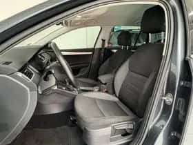 Škoda Octavia (2019) thumbnail 7