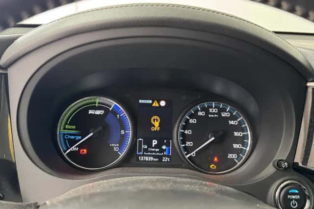 Mitsubishi Outlander (2019) thumbnail 4
