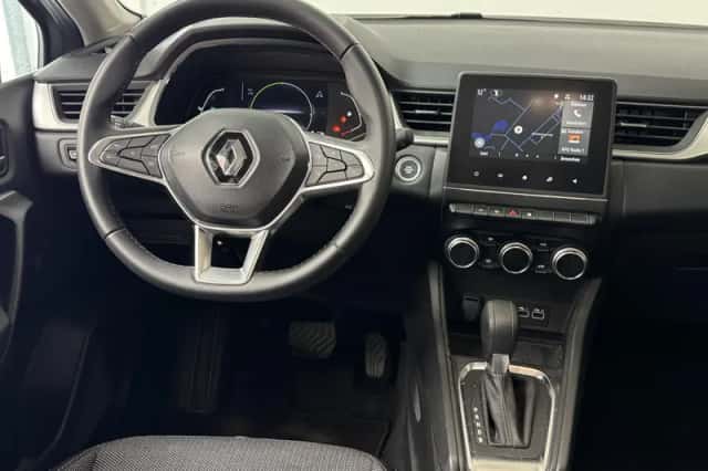 Renault Captur (2024) thumbnail 3