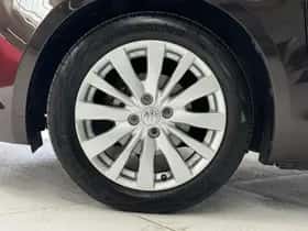 Suzuki Swift (2013) thumbnail 23