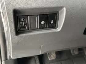 Suzuki Swift (2013) thumbnail 25