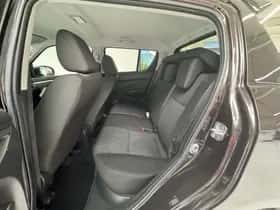 Suzuki Swift (2013) thumbnail 8