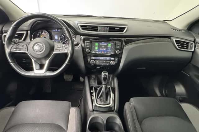 Nissan Qashqai (2021) thumbnail 3