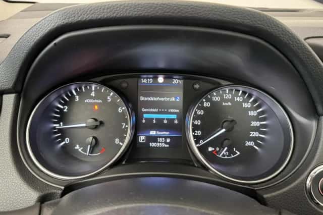 Nissan Qashqai (2021) thumbnail 4