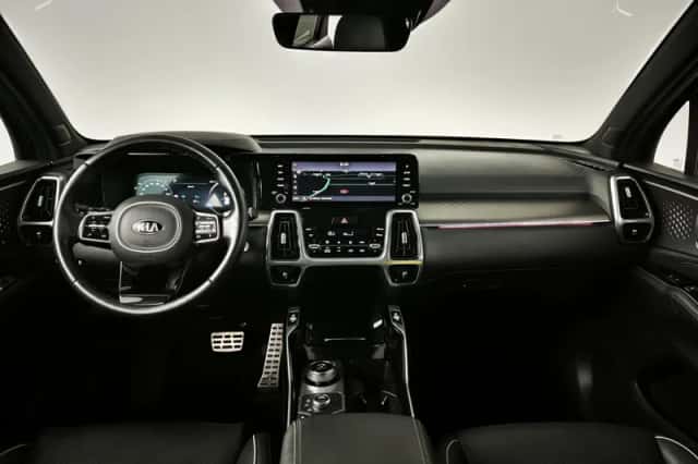 Kia Sorento (2022) thumbnail 3