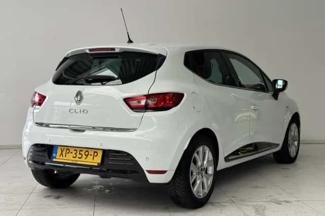 Renault Clio (2019) thumbnail 2
