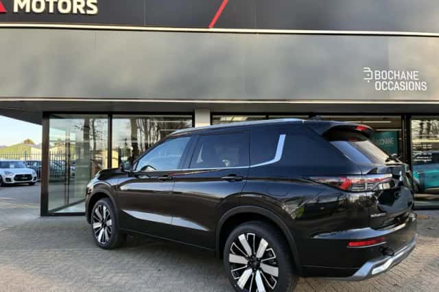 Mitsubishi Outlander (2026) thumbnail 3