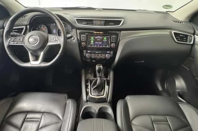 Nissan Qashqai (2021) thumbnail 3