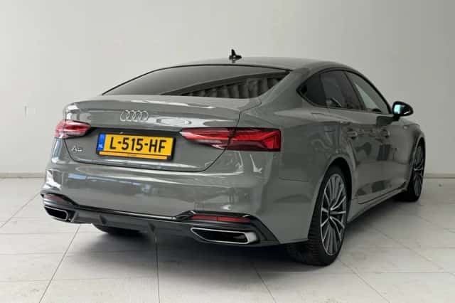 Audi A5 (2021) thumbnail 2