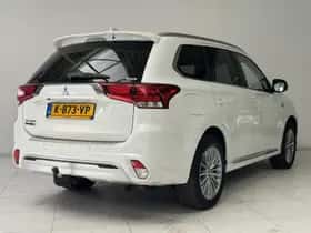 Mitsubishi Outlander (2021) thumbnail 2