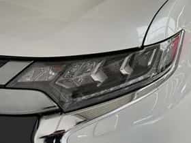 Mitsubishi Outlander (2021) thumbnail 24