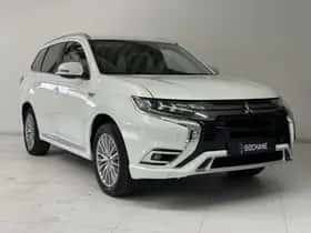Mitsubishi Outlander (2021) thumbnail 4