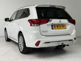 Mitsubishi Outlander (2021) thumbnail 5