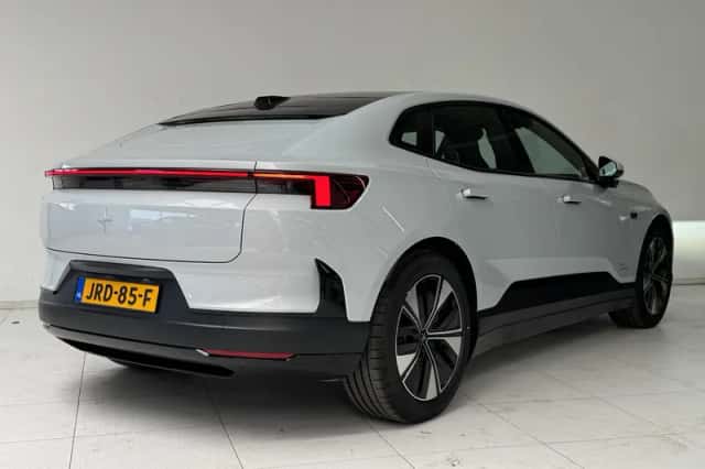 Polestar 4 (2025) thumbnail 2