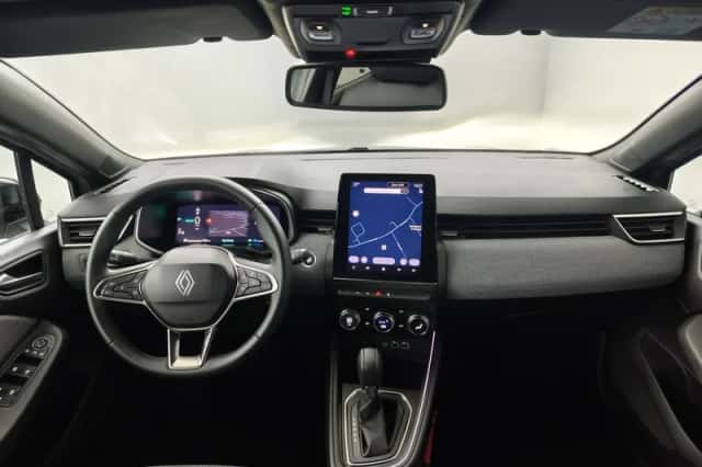 Renault Clio (2024) thumbnail 3