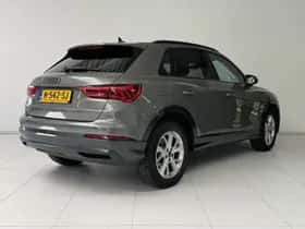 Audi Q3 (2022) thumbnail 2