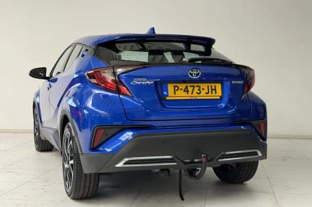 Toyota C-HR (2022) thumbnail 6