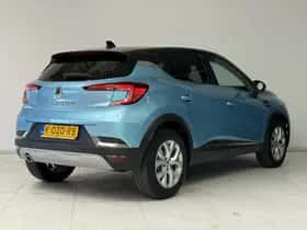 Renault Captur (2021) thumbnail 2