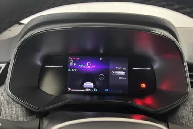 Renault Clio (2023) thumbnail 4