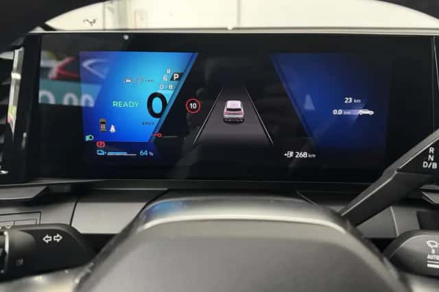 Renault Mégane E-Tech (2025) thumbnail 4