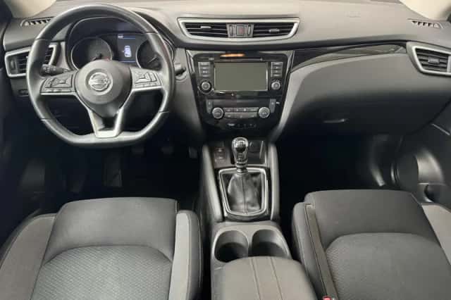 Nissan Qashqai (2021) thumbnail 3