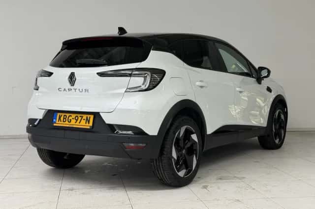 Renault Captur (2025) thumbnail 2