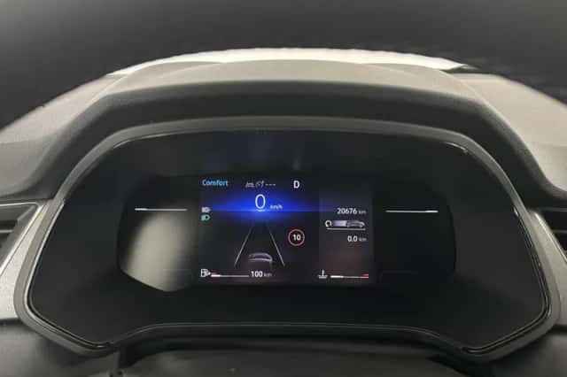 Renault Captur (2025) thumbnail 4