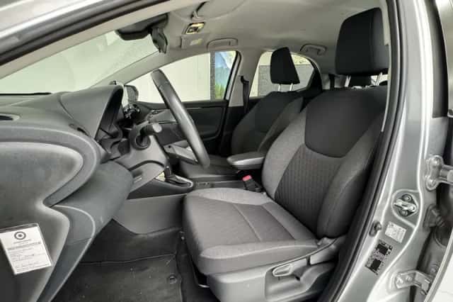 Toyota Yaris (2021) thumbnail 3