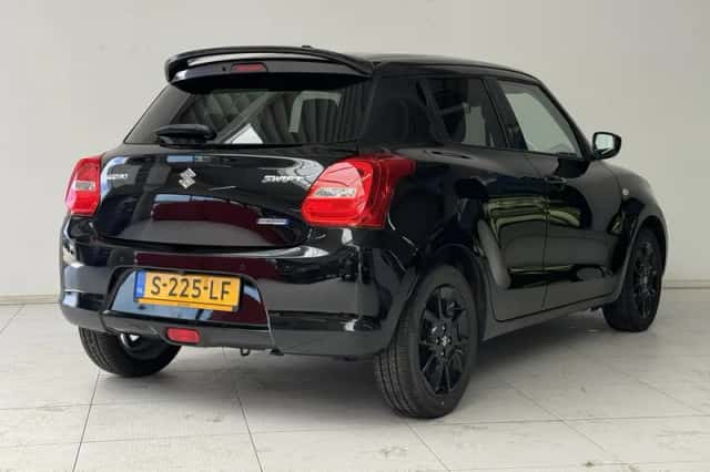 Suzuki Swift (2023) thumbnail 2