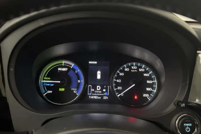 Mitsubishi Outlander (2021) thumbnail 3