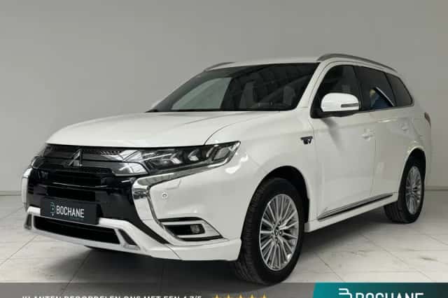 Mitsubishi Outlander (2021) thumbnail 1