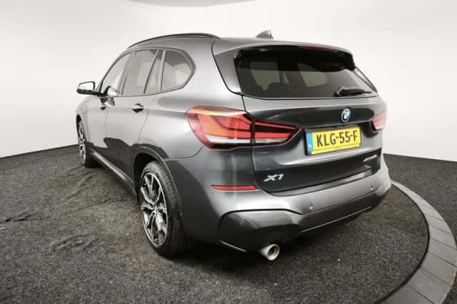 BMW X1 (2022) thumbnail 6