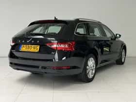 Škoda Superb (2022) thumbnail 2