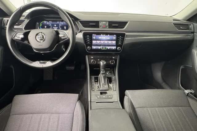 Škoda Superb (2022) thumbnail 3
