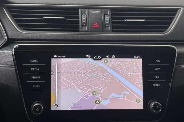 Škoda Superb (2022) thumbnail 6