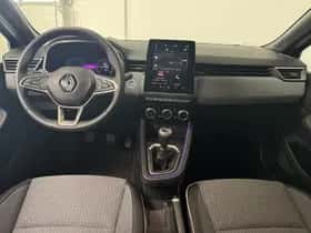 Renault Clio (2024) thumbnail 3