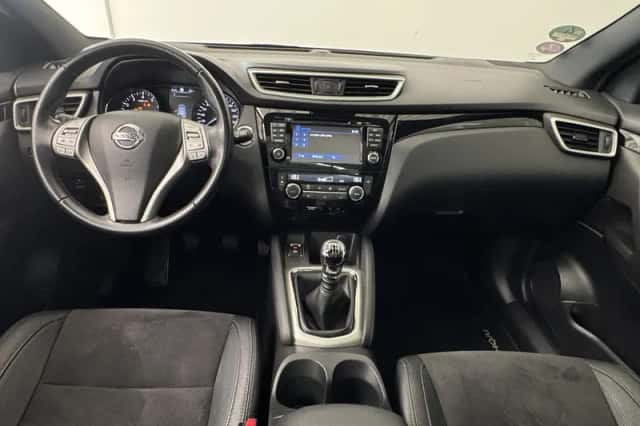 Nissan Qashqai (2017) thumbnail 3