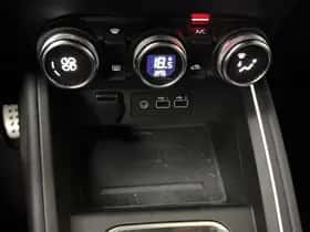 Renault Clio (2023) thumbnail 6